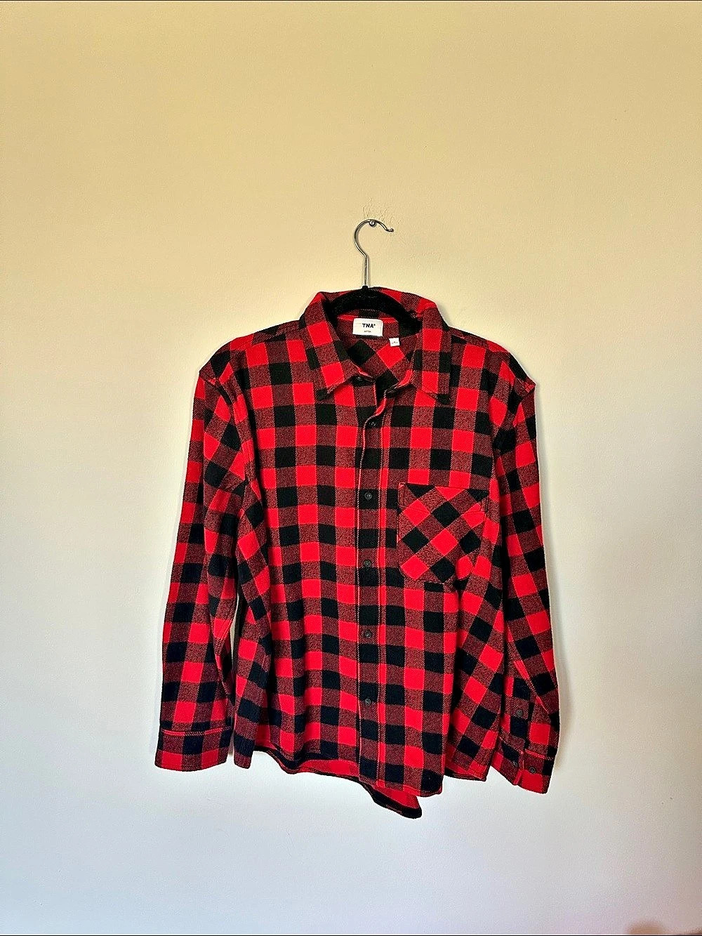 Aritzia TNA flannel shirt Plaid Flannel Shirt in Red & Black Size Small
